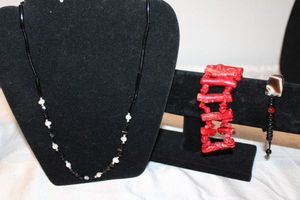 lot 109 image: Gemstone Jewelry - Bamboo Coral, Banded Agate and Black Coral. See descriptions below.