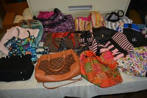lot 73 image: Purses and bags - generous amount