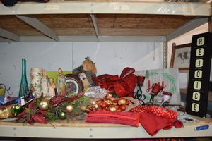 lot 75 image: Christmas and Fall decorations