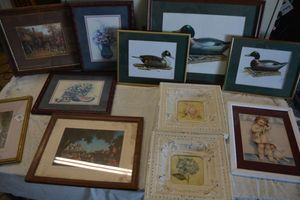 lot 72 image: Wall art variety