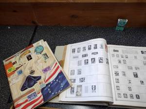 lot 28 image: Stamp collection books