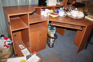 lot 20 image: Corner desk with keyboard drawer (not contents)