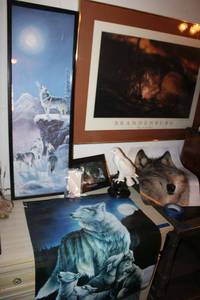 lot 44 image: Wolf posters, ceramic bird
