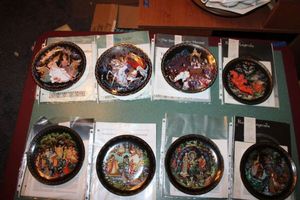 lot 39 image: Collector Plates Russian legends - 8 total.