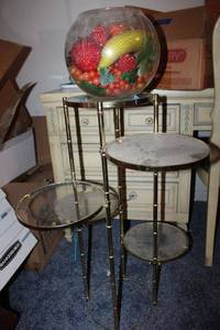 lot 42 image: Vintage multi-tiered round glass shelf display with bowl of fruit