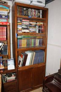lot 52 image: 7 Ft. tall Bookshelf (not contents)