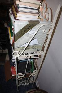 lot 89 image: Painted metal display shelf (not contents)