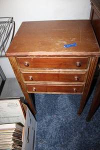 lot 95 image: Sewing side table with sewing supplies plus 2 rolling shopping bags