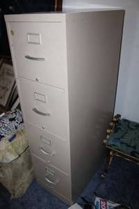 lot 98 image: 4 drawer metal file cabinet