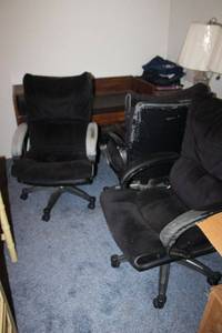 lot 129 image: 3 office chairs with velvet cushions