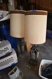 lot 171 image: Pair of vintage table lamps