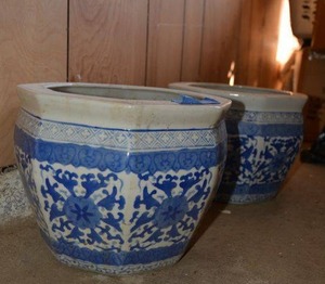lot 174 image: Pair of blue and white  ceramic planters