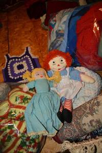 lot 151 image: Blankets, Afghans, dolls and area rug 3x4