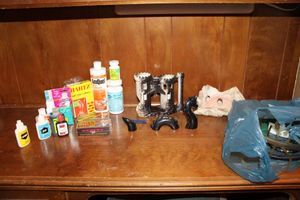 lot 200 image: Fish aquarium accessories and water testers