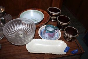 lot 262 image: Snack bowls, pottery snack pails, wood bowl