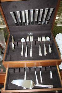 lot 264 image: Sterling silver dining silverware set with box.
