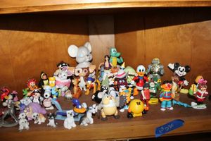 lot 280 image: Miniature cartoon figurines