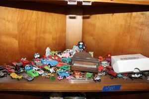 lot 281 image: Miniature model cars