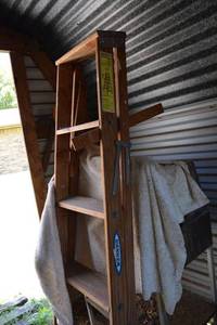 lot 353 image: Werner wooden ladder, outdoor grill, tree branch or bush trimmer and more