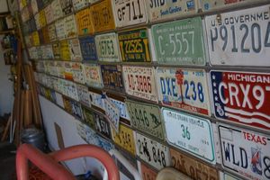 lot 367 image: License plates - 18 mostly Bicentennials