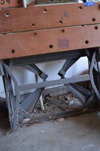lot 372 image: Portable work bench