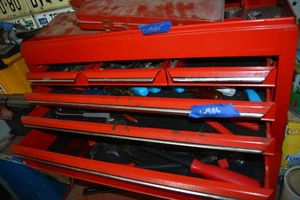 lot 386 image: Tools contents 6 drawers - allen wrenches, screwdrivers, plyers, pry bar, hammer and more