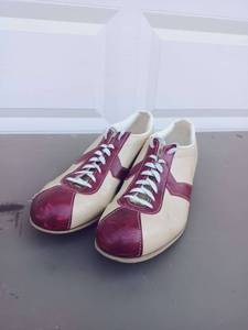 lot 41 image: Sanitized Brand Vintage Bowling Shoes (1010.5 Mens)