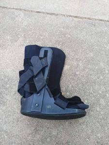 lot 46 image: One Piece Samson Cam Walker - DeRoyal