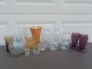 lot 102 image: Mixed Glass Vase Set