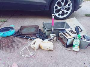 lot 59 image: Bulk Kitchen Lot - Including T-Mobile Spatula, (2) Toasters, Portable Steamer and Lid, Utensils, and MORE
