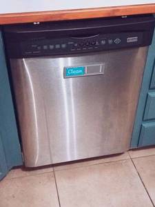 lot 79 image: Kenmore Elite Dishwasher - Black w Stainless Steel Finish
