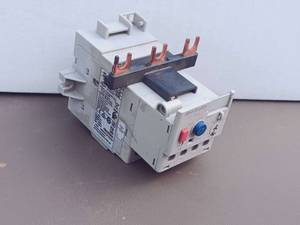lot 120 image: $$ Allen Bradley 592-EEEC Series C Relay