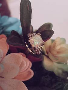 lot 127 image: Sz 7 White Opal Sterling Silver Vintage Style Engagement Ring NEW with Black Jewelry Box