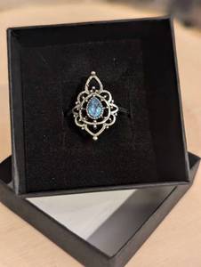 lot 171 image: Sz 8 Filigree Oval Blue Gem Cocktail Stainless Steel Ring NEW with Black Jewelry Box