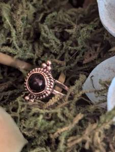 lot 168 image: Sz 6 Vintage Style Onxy Stone Silver Silver Plated Ring NEW with Black Jewelry Box