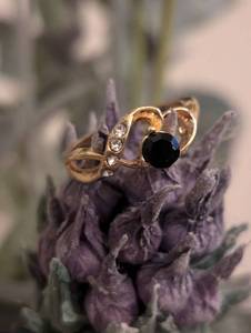 lot 157 image: Sz 8 Gold Finished Black Onyx Sterling Silver Round Heart Ring NEW with Black Jewelry Box