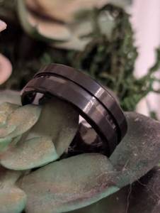 lot 155 image: Sz 9 Black Tungsten Mens Thick Band Wedding Ring NEW with Black Jewelry Box