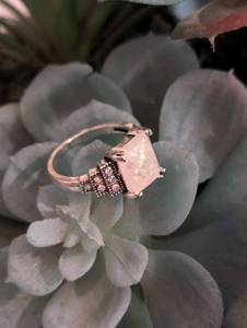 lot 151 image: Sz 7 White Opal Sterling Silver Vintage Style Engagement Ring NEW with Black Jewelry Box