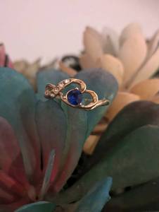 lot 194 image: Sz 8 Gold Finished Saphire Sterling Silver Round Heart Ring NEW with Black Jewelry Box