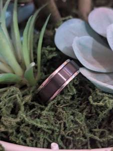 lot 233 image: Sz 9 Mens Beveled Black Tungsten Wedding Band NEW with Black Jewelry Box