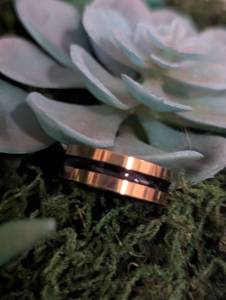 lot 242 image: Sz 9 (19 mm) Black and Gold Troika Ring NEW with Black Jewelry Box