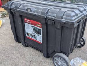 lot 299 image: 37 Husky Mobile Job Box - 50 Gallon Keyed Lock & Metal Latch 8 All Terrain Wheels Tool - Need Rekeyed