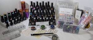 lot 10 image: Nail Salon Kit wUV Light