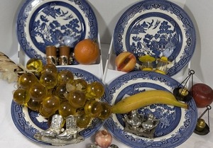 lot 22 image: Vintage Lucite Grapes and other Fruits, Salt & Pepper Shakers & Plates