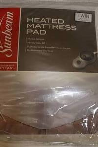 lot 33 image: Heated mattress pad twin size - Unused