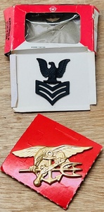 lot 14 image: US Navy SEALS Special Warfare SEAL Team Full Size Trident Insignia Badge Pin &amp U.S. Navy Petty Officer First Class E6 Rank Pin&nbsp