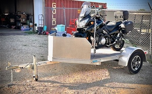 lot 1 image: 2005 Suzuki V-Strom DL-1000 &amp Aluminum Cargo Pro Motorcycle Trailer