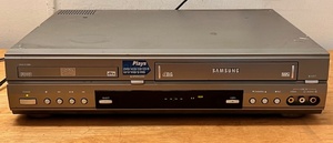 lot 70 image: Samsung DVDVCR Combo Player Model DVD-V1000&nbsp&nbsp