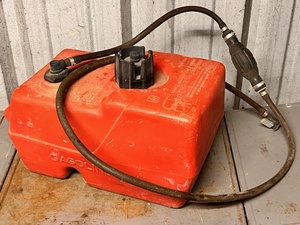 lot 113 image: Telco Products Company 3 Gallon Boat Gas Tank Model Ultra3Gas