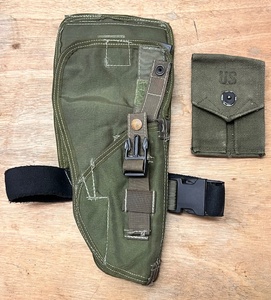 lot 121 image: Vietnam Era .45 PISTOL MAGAZINE AMMO BELT CARRY POUCH & Military Tactical Holster